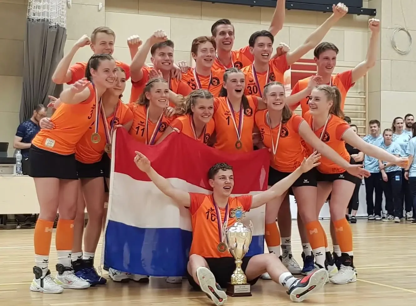 Fenna met U19 wereldkampioen! 2 Team U19